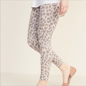 Old Navy Soft Neutral Cream Leopard 